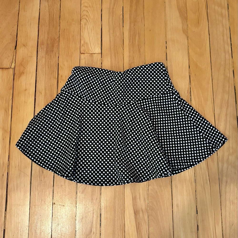 2010s Forever 21 Black and White Mini Skater Skirt